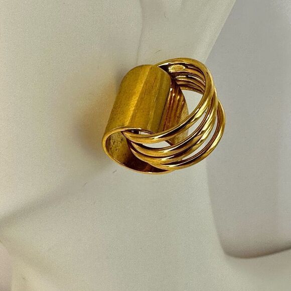 Monet gold tone geometric circle post earrings - Picture 1 of 6